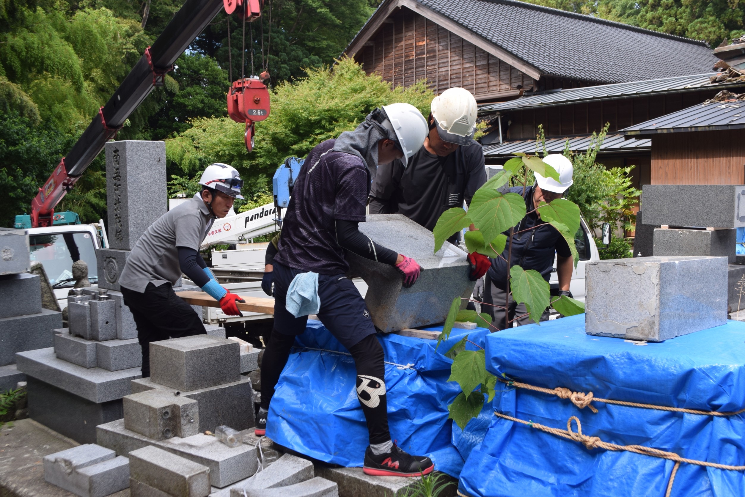 能登半島地震における墓地復旧支援活動（石材業界団体協働）